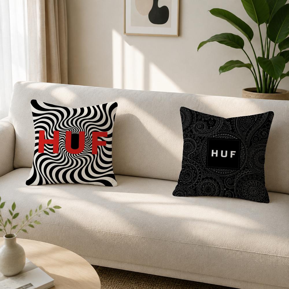 Sarung Bantal HUF dari Brand S - Streetwear Brand Home Decor ulasan dan harga