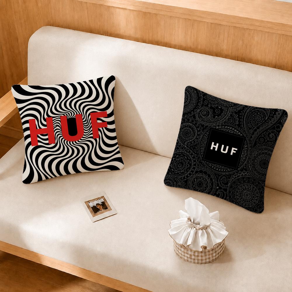 Sarung Bantal HUF dari Brand S - Streetwear Brand Home Decor ulasan dan harga